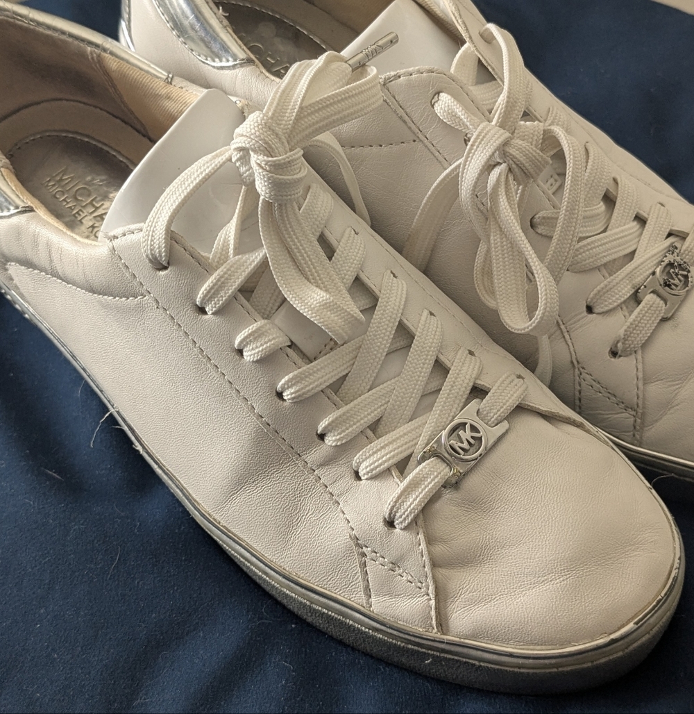 Michael Kors Women’s Size 9 White Silver Lace Up Casual Sneakers Good Condition